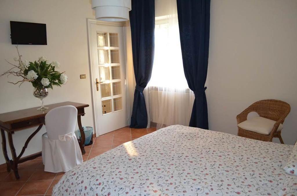 Scurcola Marsicana Agriturismo Villa Palentina חדר תמונה